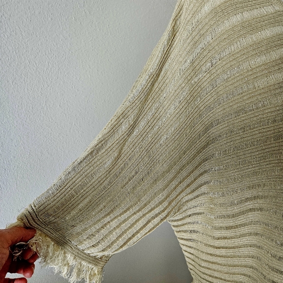 🔥Alison Andrews gold poncho style sweater acrylic/lurex size L/XL 🔥 - Picture 9 of 10